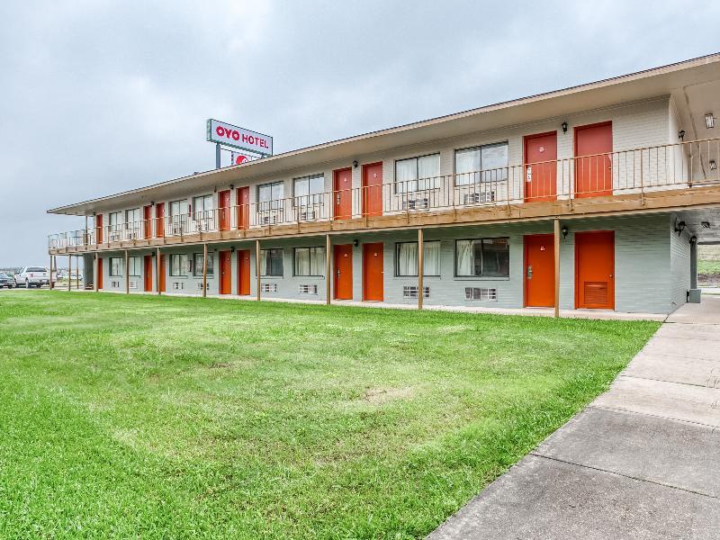 Oyo Hotel San Antonio East Bagian luar foto