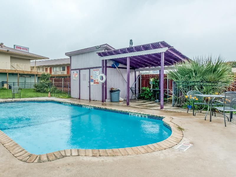 Oyo Hotel San Antonio East Bagian luar foto