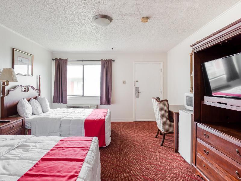 Oyo Hotel San Antonio East Bagian luar foto