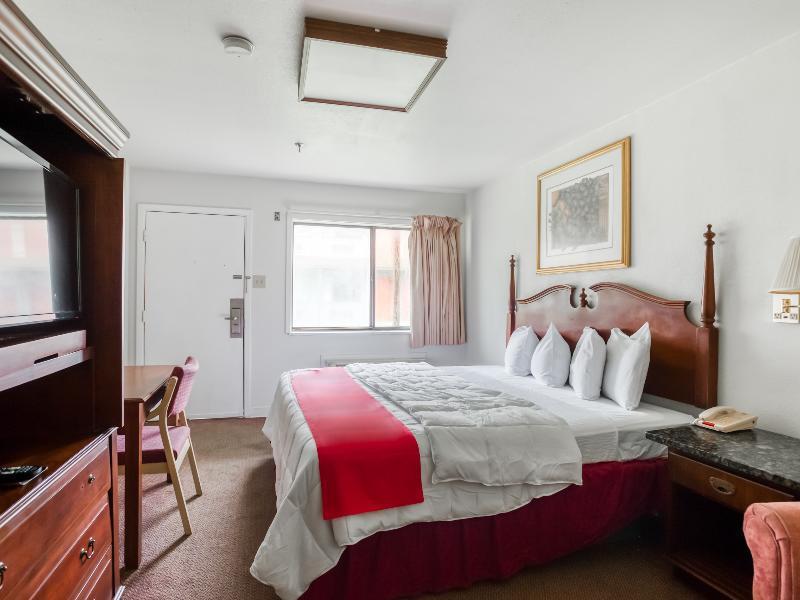 Oyo Hotel San Antonio East Bagian luar foto