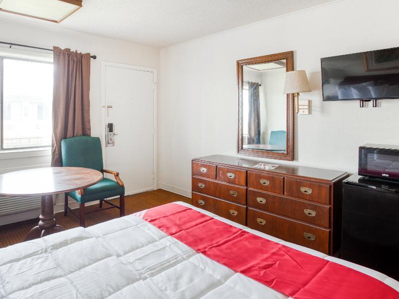 Oyo Hotel San Antonio East Bagian luar foto